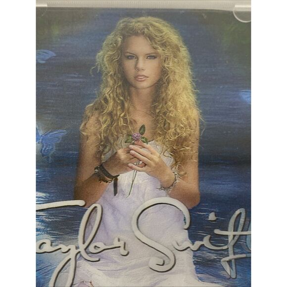 Taylor Swift Self-titled 2007 CD and DVD Deluxe Limited Edition with Lenticular - Picture 2 of 12